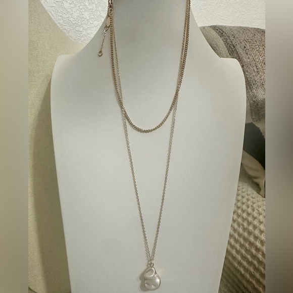 Jewelry - Express mop pendant, double strand gold tone necklace nwt